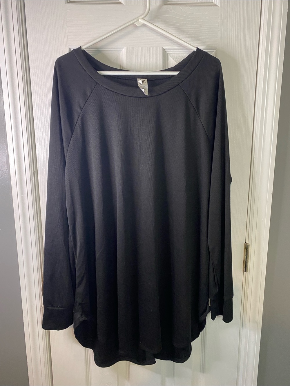 Sew In Love Black Long Sleeve Tunic Blouse Size 2XLarge.